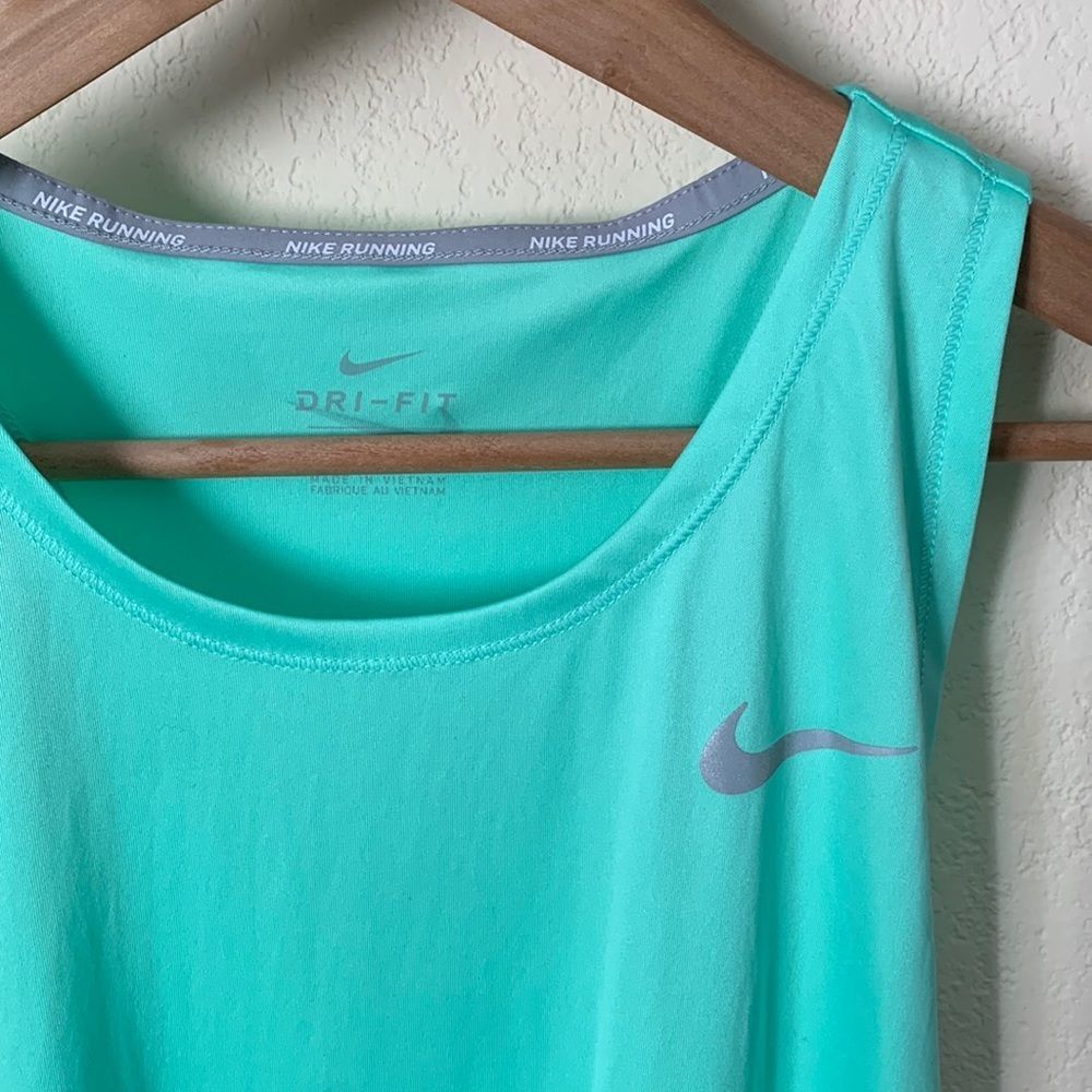 Nike Essential Running Tank - Picture 2 of 7